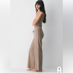 Homestretch set in Large - Heathered Taupe